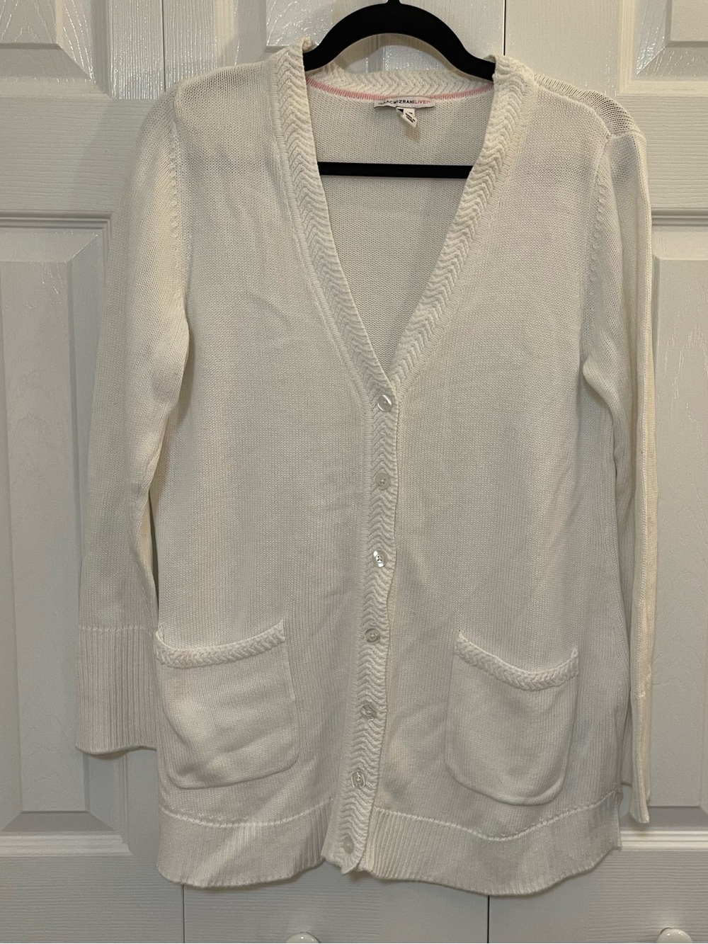 Isaac Mizrahi Cream V-Neck Button Front Cardigan with Pockets